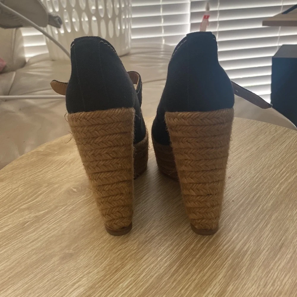 Christian Louboutin Canvas Braided Accents Pumps size 37 - Picture 3 of 6